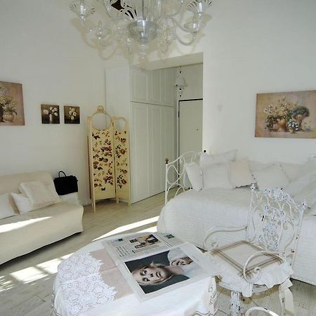 Maison ม็องตง ภายนอก รูปภาพ