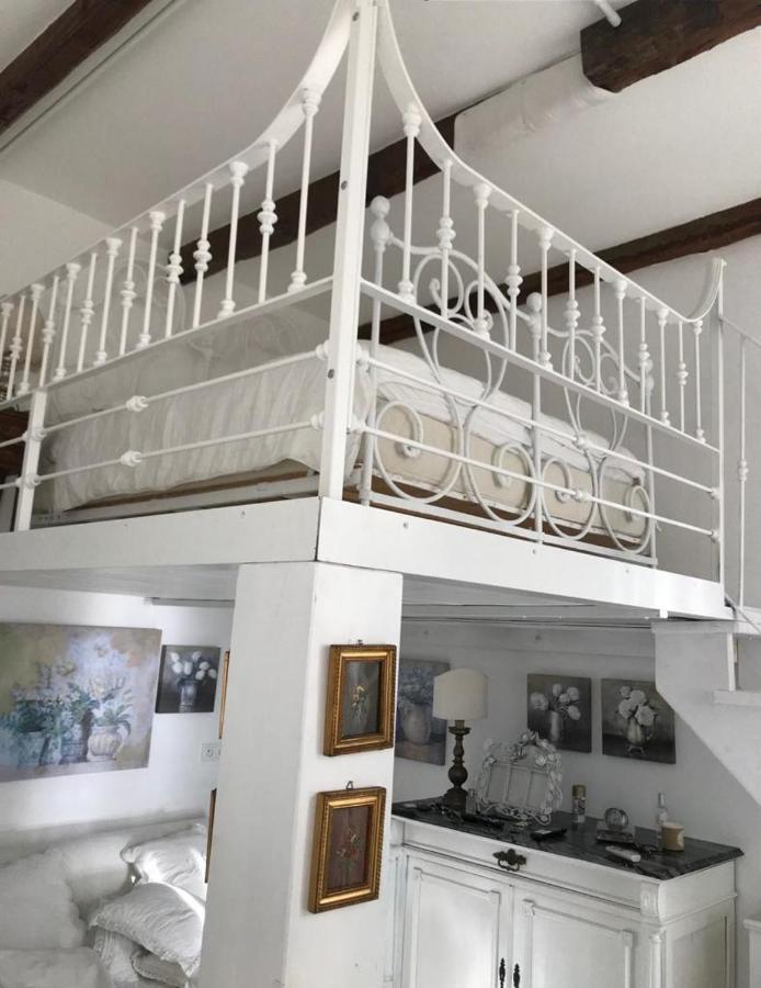 Maison ม็องตง ภายนอก รูปภาพ
